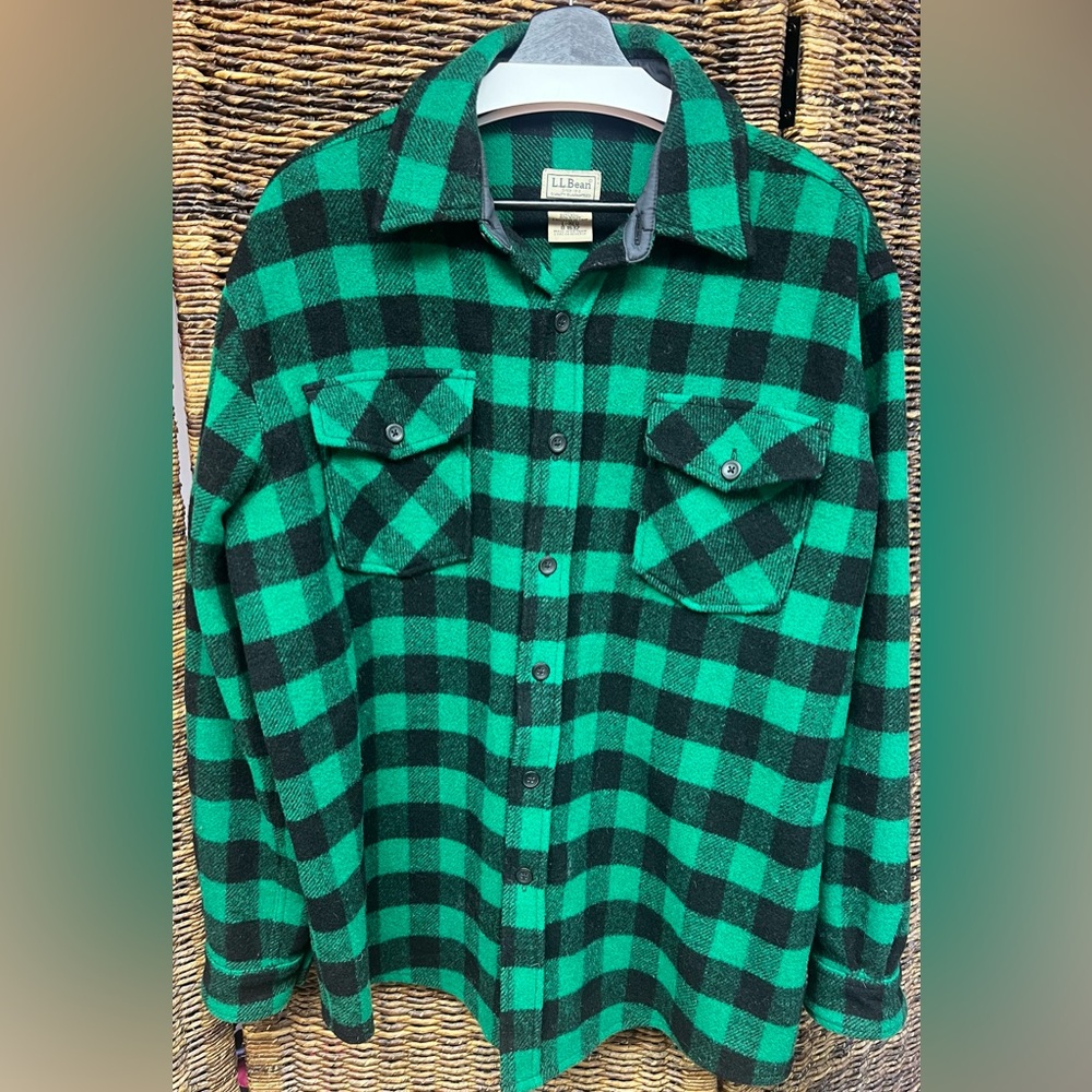 L.L.Bean Green‎ and Black Plaid Shirt- 85% Wool, Size: Large Regular